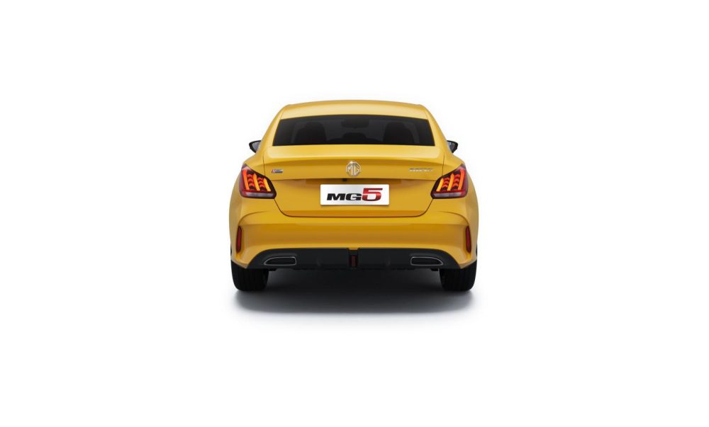 đuôi xe MG5 2022.