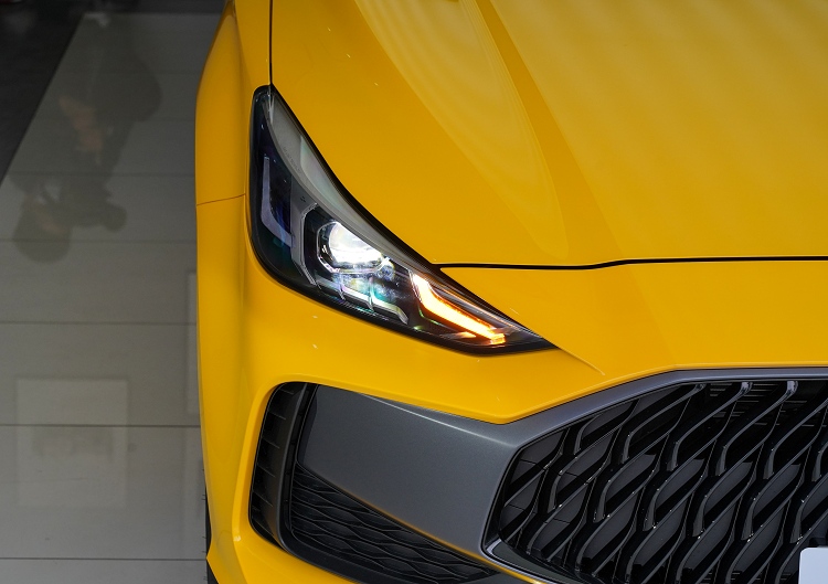 đèn xe MG5.